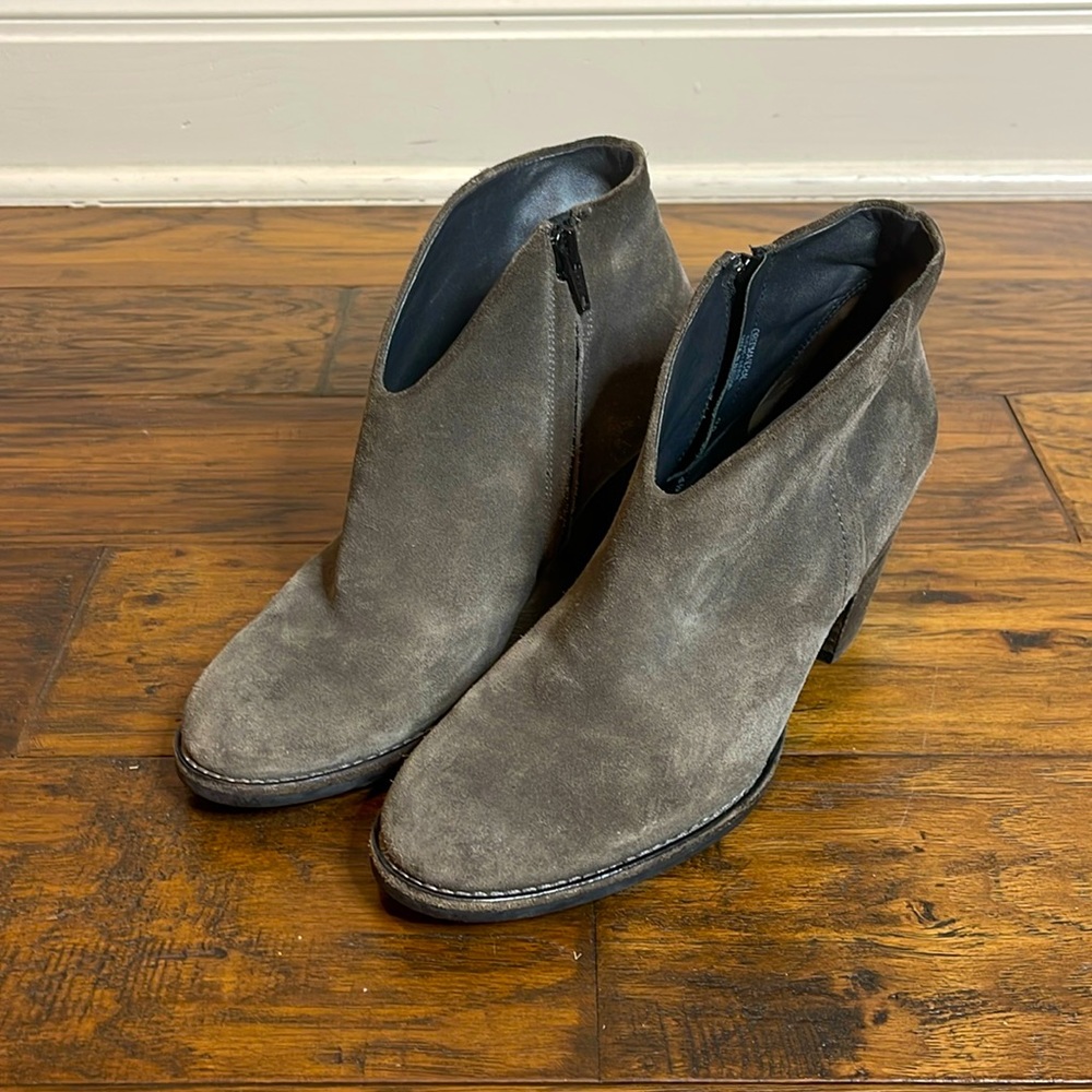 Paul Green Delgado distressed suede booties